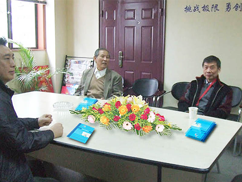 Mr.Wang Zhigang, the founder,of blood purification China,the professor of Beijing Medicine University, and Mr.Gu Hanqing ,professor of Tianjing Medicine University , they inspect Weilisheng.